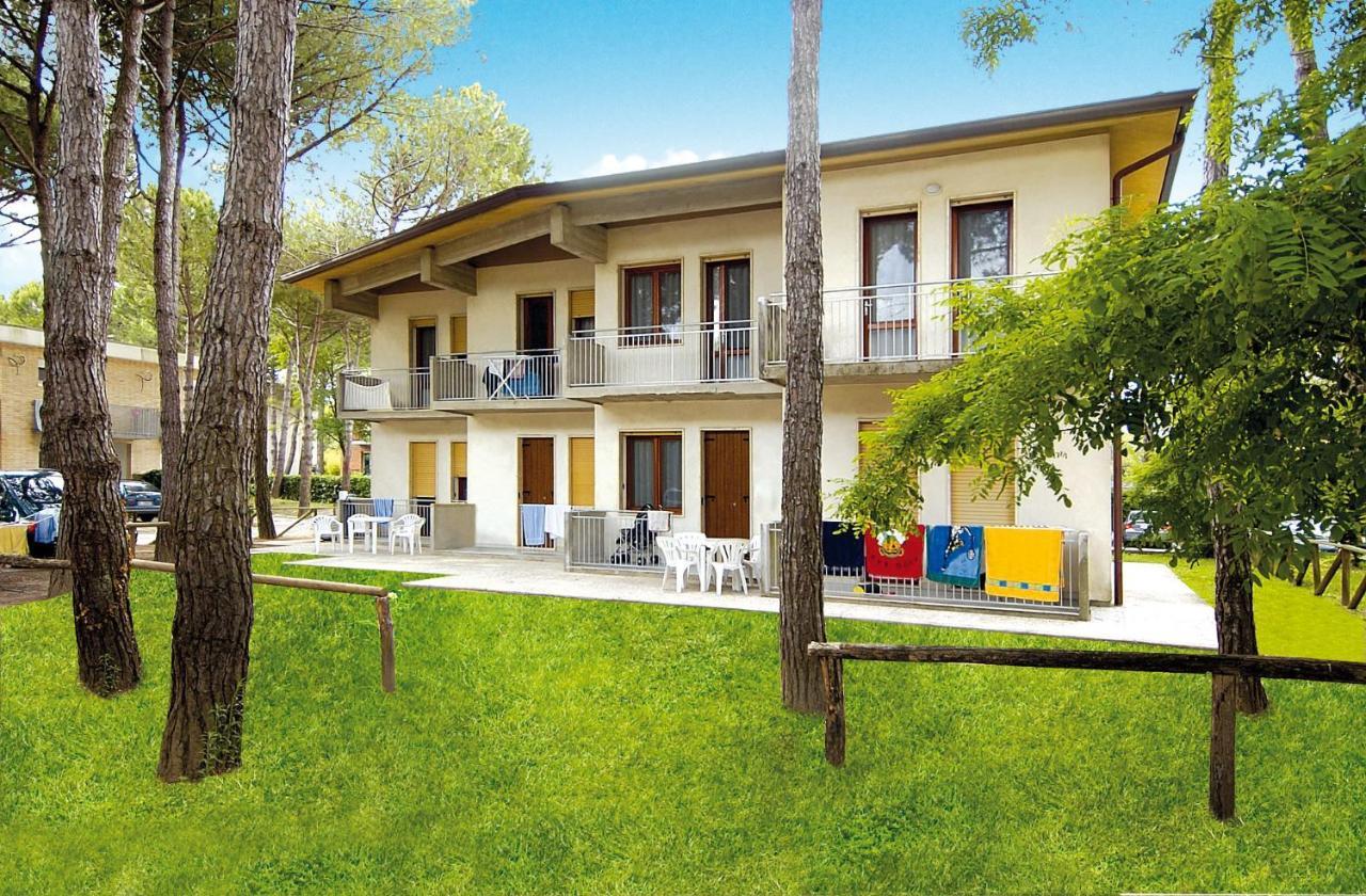 Lucina Villa